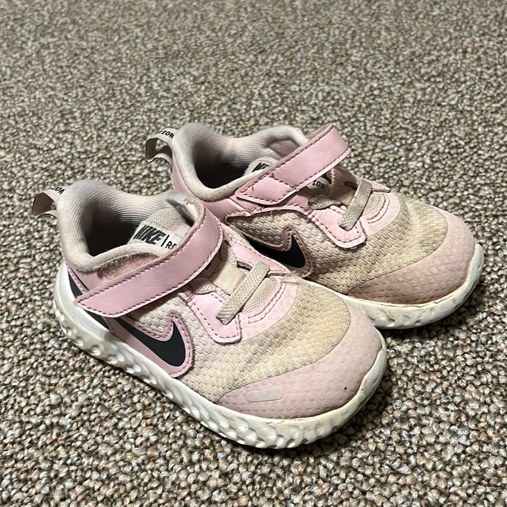 Nike Revolution Toddler size 7 shoes